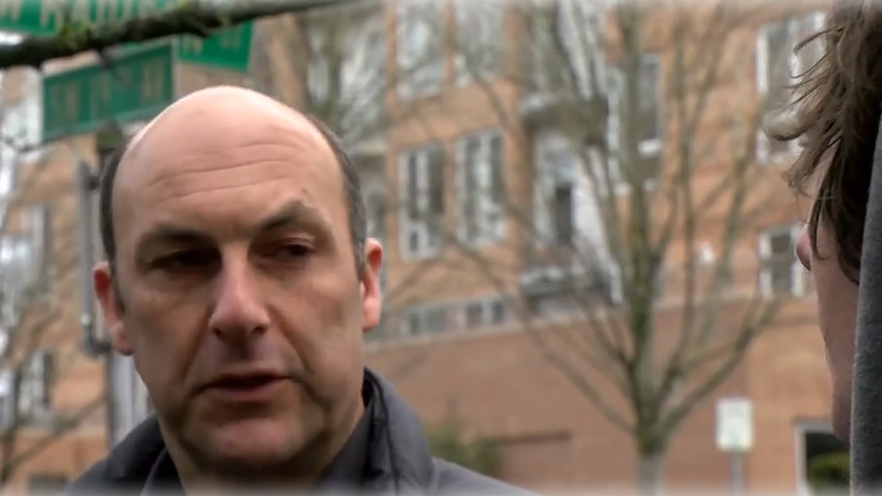 Бездомного парня прогоняли его ответ изменил всю его жизнь!